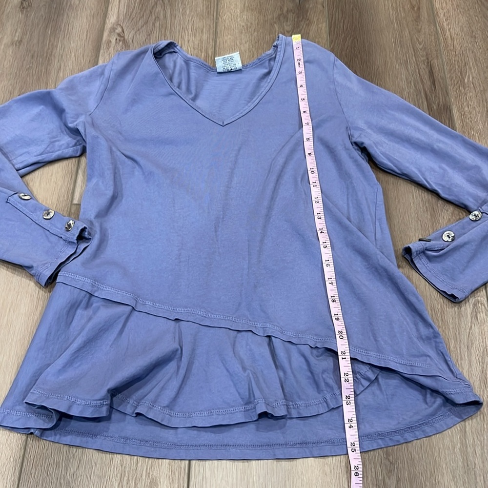 CMC (Color Me Cotton) Women's Purple V-Neck Top Tiered Bottom Cuff Buttons Sz S - Picture 3 of 9